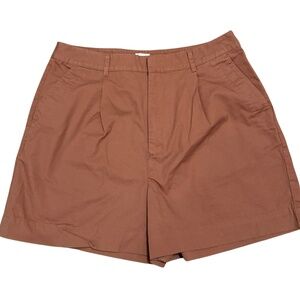 Woman shorts size 8